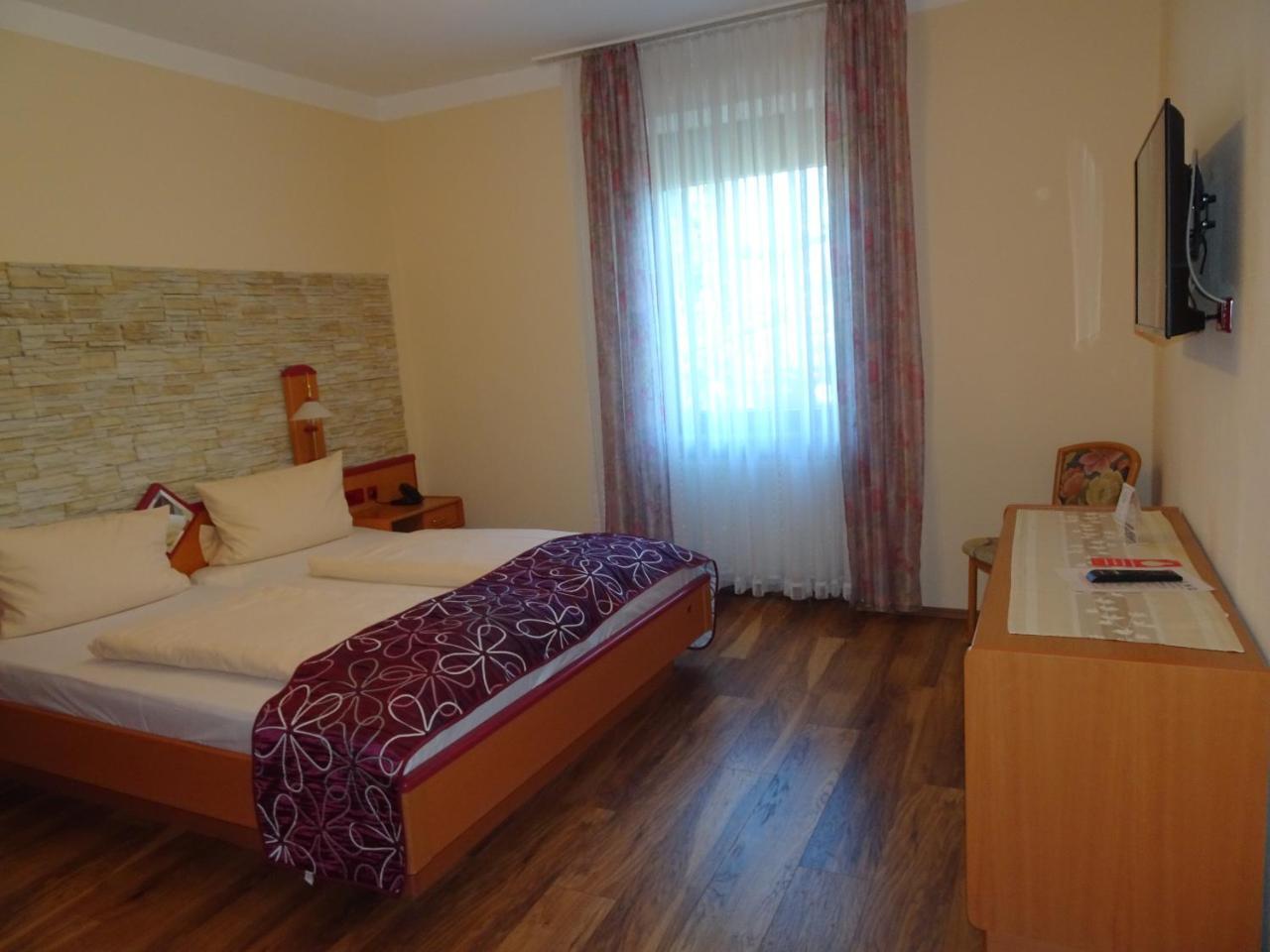 Hotel & Weinstube Restaurant Filling Франкенталь Экстерьер фото